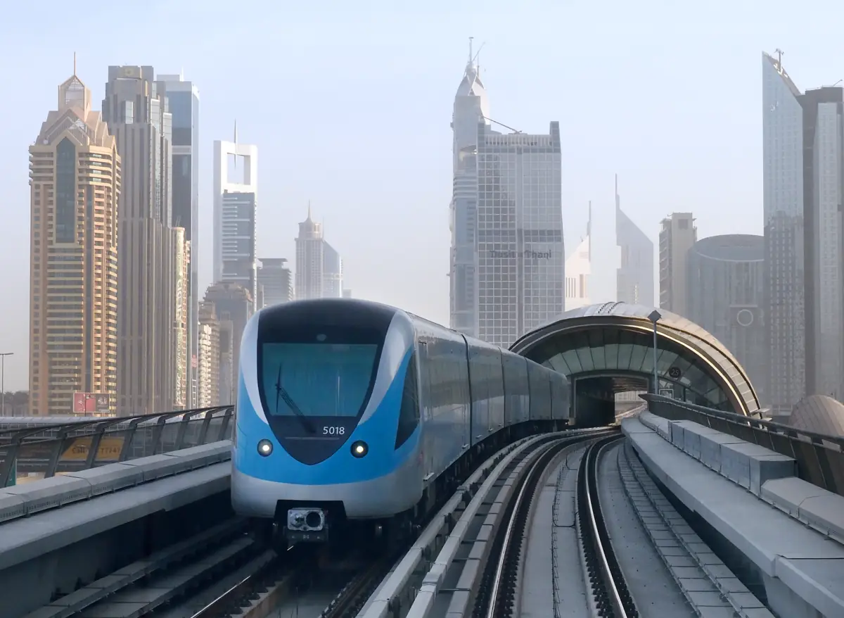 A Dubai Metro train on the Red Line